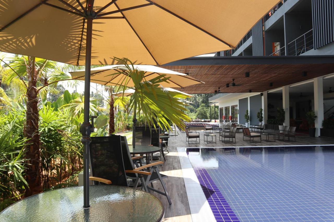Roxy Sematan Villa & Townhouse Kültér fotó