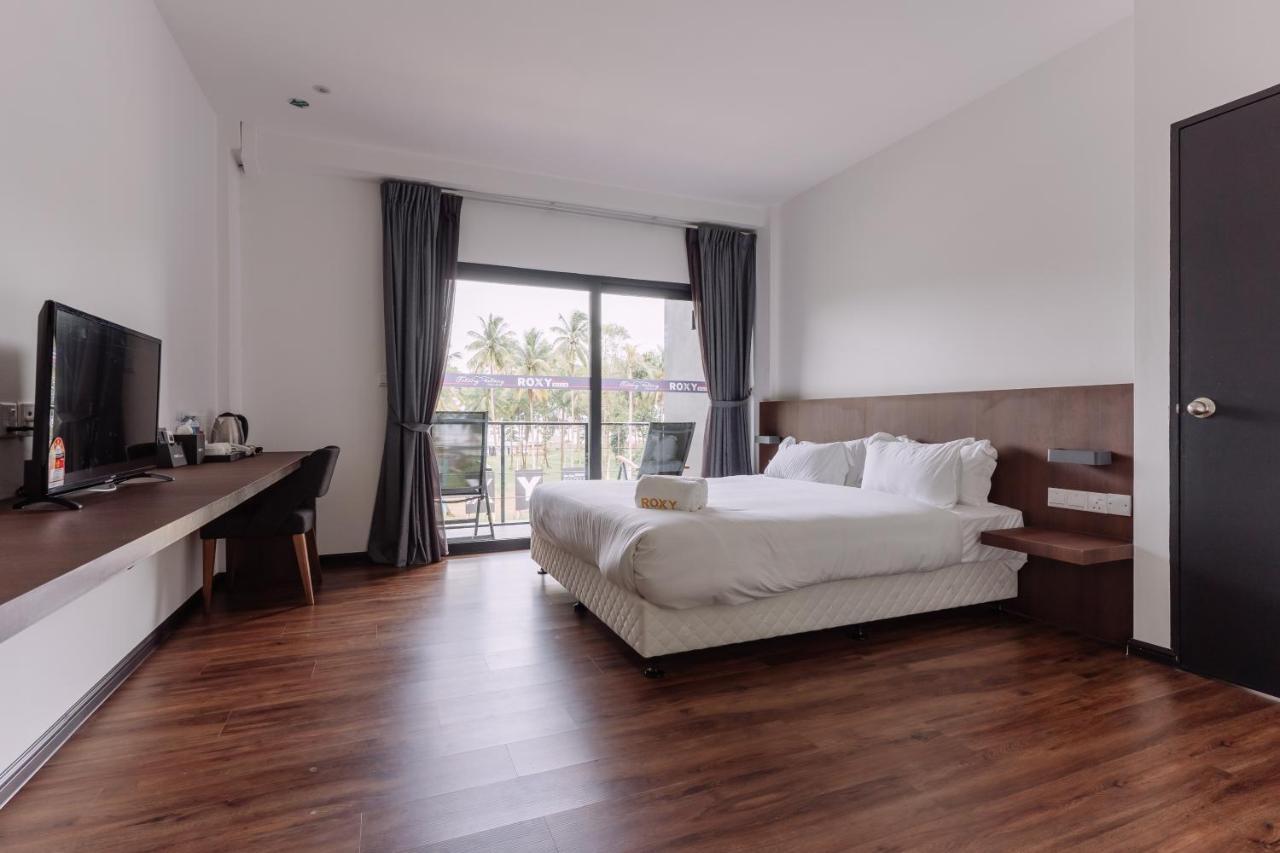 Roxy Sematan Villa & Townhouse Kültér fotó
